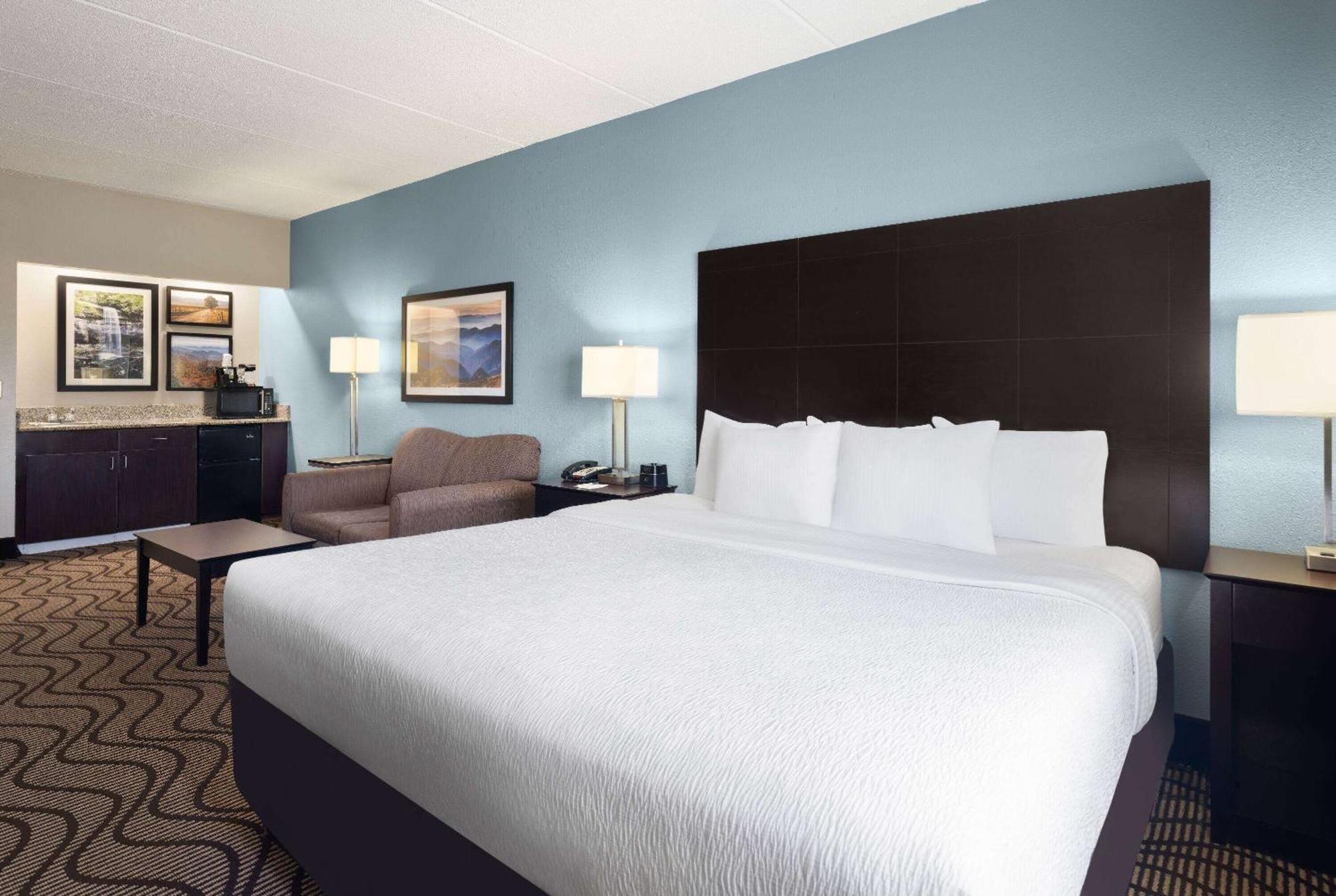 La Quinta By Wyndham Knoxville Airport Alcoa Exterior photo